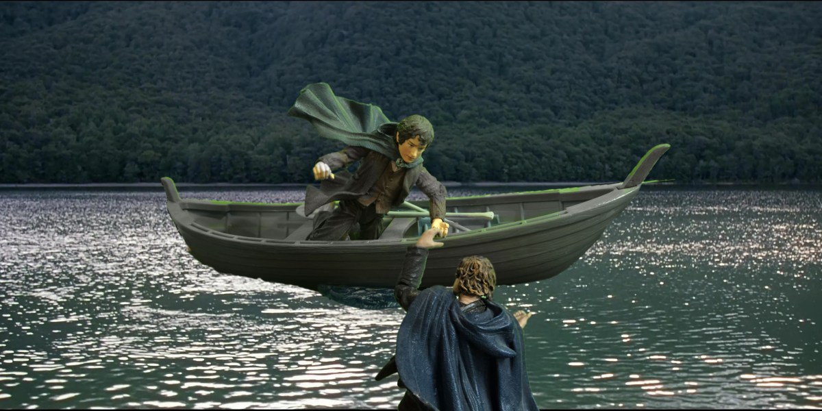Frodo & Samwise Gamgee with Elven Boat&nbsp;2