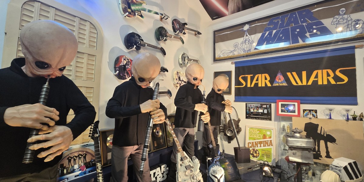 R3-A2 on Vacation Part 5 (Rancho&nbsp;Obi-Wan)